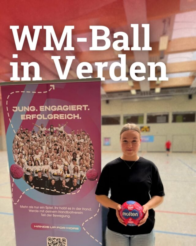 Der WM-Ball war bei uns!
Gänsehaut-Moment in Verden! ❤️🤍 
Der offizielle WM-Ball der Frauen-Handball-WM 2025 hat Halt bei der HSG Verden-Aller gemacht – und wir sind unglaublich stolz, Teil dieser besonderen Tour zu sein. 🥳🔥

Ein riesiges Dankeschön an den DHB für diese großartige Aktion, die den Spirit der WM schon jetzt in die Hallen bringt. 🙌

📅 In genau 54 Tagen startet die Frauen Handball-Weltmeisterschaft 2025 – und wir können es kaum erwarten, wenn die besten Teams der Welt um den Titel kämpfen! 🌍🏆

Lasst uns die Vorfreude gemeinsam feiern – Handball lebt in Verden! ✨💥

@dhb_jungesengagement
#HSGVerdenAller #WMBallAufTour #HandballWM2025 #HeimspielHandball #handsupformore #wmbälleauftour